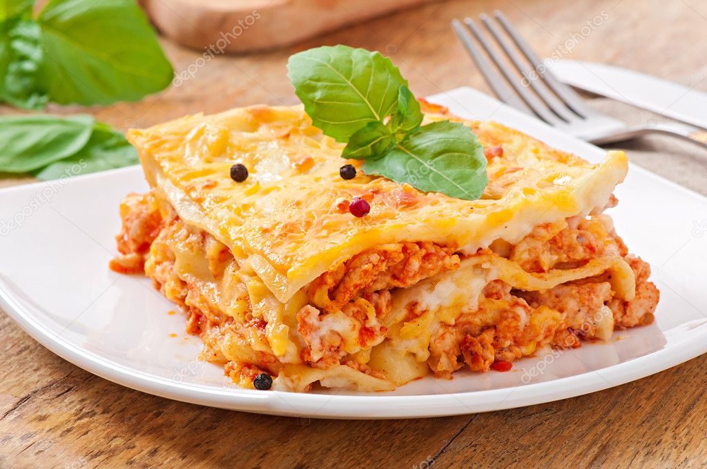 depositphotos_43344915-stock-photo-classic-lasagna-with-bolognese-sauce